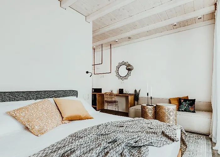 Maregold Mykonos Micro-boutique Suites, Adults Only Bed & Breakfast