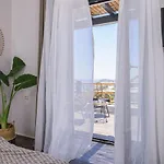 לינה וארוחת בוקר Maregold Mykonos Micro-boutique Suites, Adults Only 4*