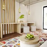 לינה וארוחת בוקר Maregold Mykonos Micro-boutique Suites, Adults Only 4*